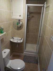 A bathroom at Andora Guest House