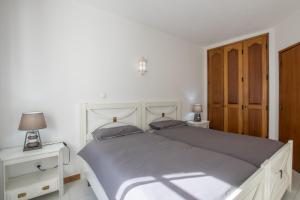 Postel nebo postele na pokoji v ubytování Cardoso Beirao + 36 fotografií