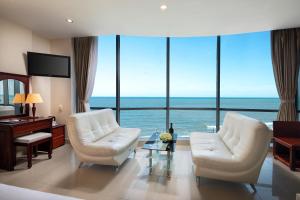 Posezení v ubytování Corvin Hotel + 23 fotografií