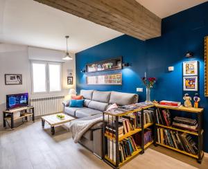Χώρος καθιστικού στο Logroño centro, una casa con vistas by encasadeainhoa