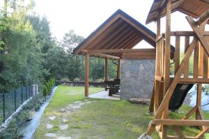 Κήπος έξω από το Apartament Nad Potokiem