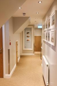 The lobby or reception area at The Victory at Mersea 