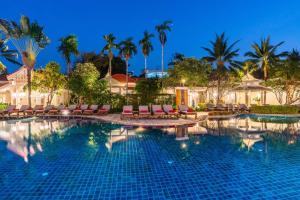 Bazén v ubytování Wora Bura Hua Hin Resort & Spa nebo v jeho okolí