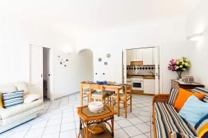 Posedenie v ubytovaní Casa Dorothea 1