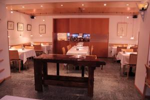 Sjónvarps- og/eða afþreyingartæki á Hotel & Restaurant Forni