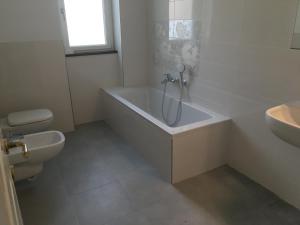 Łazienka w obiekcie VILLA DEGLI ULIVI