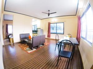 Khu vực ghế ngồi tại Hotel Mountain View - Lakeside Pokhara