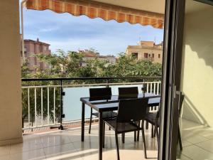Балкон или терраса в Apartamentos Benet