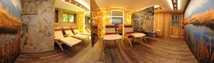 A seating area at Ski in Ski out Hotel Unterellmau