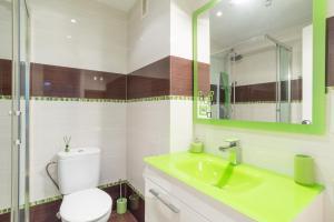 Koupelna v ubytování Sweethome El Palo + 30 fotografií