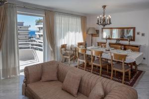 Gallery image of Nice Sea View Elegant Apartment in Athens