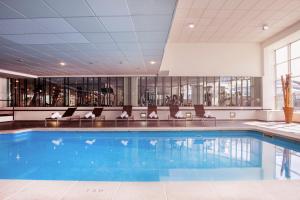 Bazén v ubytování Hotel Piolets Soldeu Centre nebo v jeho okolí