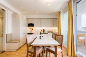 Kuchyňa alebo kuchynka v ubytovaní Vienna Grand Apartments DANUBE