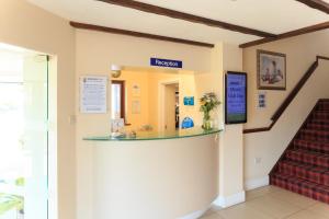 The lobby or reception area at Bowood Park Hotel