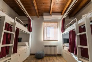 Poschodová posteľ alebo postele v izbe v ubytovaní Bercianos1900