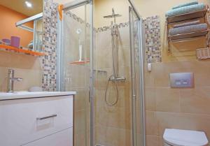 Koupelna v ubytování Appartment Pinar + 35 fotografií