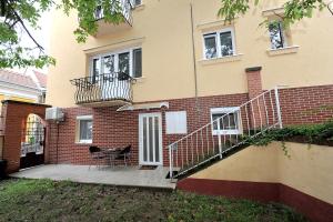 Budova, v ktorej sa apartmán nachádza