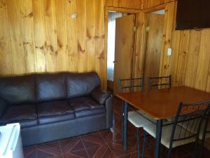 A seating area at Cabañas La Viña