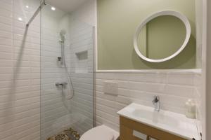 Kúpeľňa v ubytovaní Dinostratus House + 37 fotografií