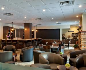 The lounge or bar area at Clearwater Hotel Ltd