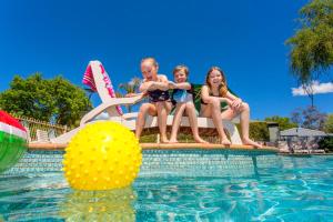 Bazén v ubytování NRMA Ballarat Holiday Park nebo v jeho okolí