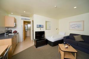 A seating area at Best Western Ellerslie International Hotel