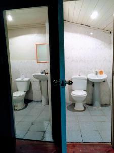 Bathroom sa Selva Hospedaje