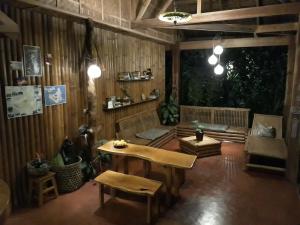 Coin salon dans l'établissement Lazy Lizard Hostel