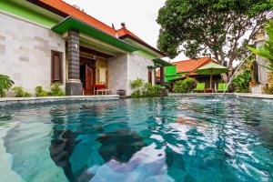 Bazén v ubytování Lembongan Hostel nebo v jeho okolí