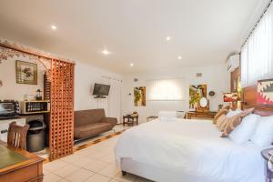 Imagen de la galería de HoneyPot Bed and Breakfast, en Durban