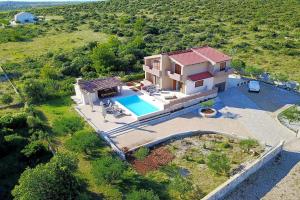 Bazén v ubytování Villa ''Vana'' nebo v jeho okolí