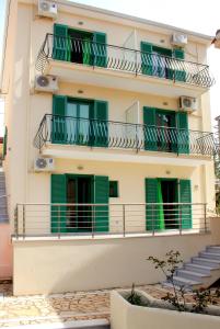 Φωτογραφία από το άλμπουμ του Ithaca's Poem Apartments στο Βαθύ
