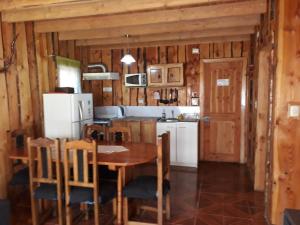 Una cocina o kitchenette en Cabañas el arrayan neltume