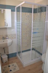 Ένα μπάνιο στο VILLA FLO' B&B (San Pietro in Bevagna)