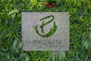 En logo, et sertifikat eller et firmaskilt på Primera Dru Hotel&Spa