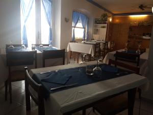 Restaurant ou autre lieu de restauration dans l'établissement Hostal Pancheta