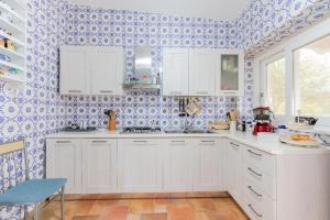 Dapur atau dapur kecil di Villa Nereida