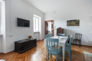A television and/or entertainment centre at Dimora Storica Caproni