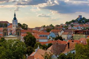 Výhľad na mesto Mikulov alebo výhľad na mesto priamo z apartmánového hotela