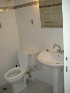 Ванная комната в Niki Apartments