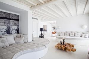 Posezení v ubytování Myconian Villa Collection - Preferred Hotels & Resorts