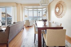 Ruang duduk di Ortzimuga - Basque Stay