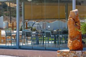 Reštaurácia alebo iné gastronomické zariadenie v ubytovaní Sun and Moon Villas