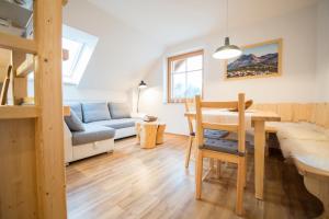 Posezení v ubytování Apartmaji Štrud´l Bohinj + 42 fotografií