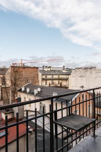 Balkón alebo terasa v ubytovaní Rotunda Apartment - LoftAffair