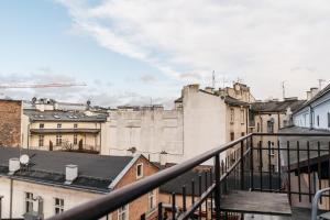 Balkón alebo terasa v ubytovaní Rotunda Apartment - LoftAffair