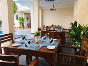 Reštaurácia alebo iné gastronomické zariadenie v ubytovaní The Ocean Pearl Hotel Negombo