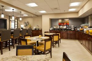 Best Western Plus BWI Airport Hotel - Arundel Mills 레스토랑 또는 맛집