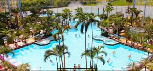 an overhead view of a large swimming pool at a resort at Sinsheim Unterkunft in Sinsheim