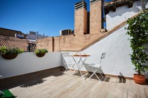 Gallery image of Ático duplex con terraza en puro centro, 2 a 8 pax in Madrid